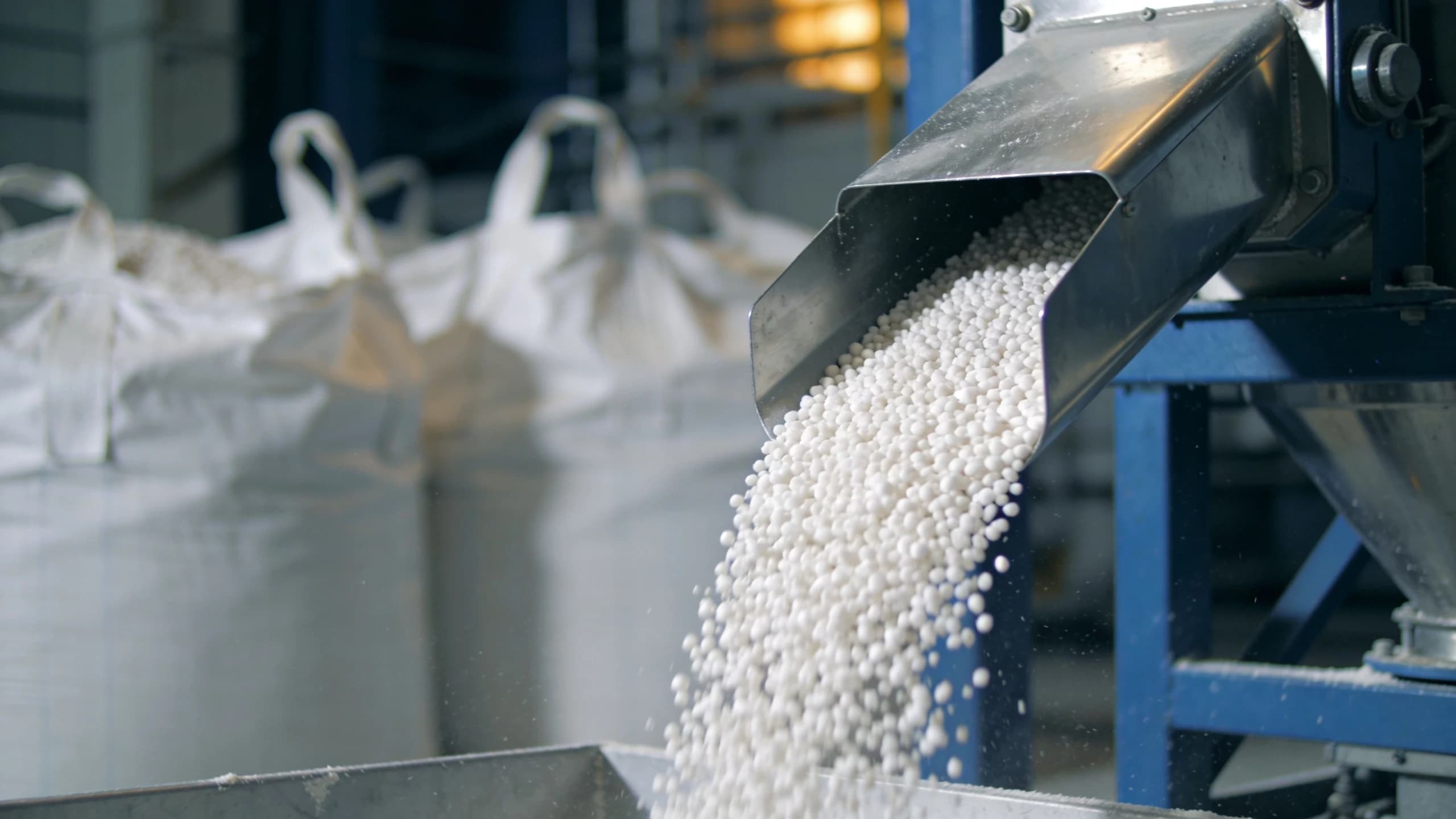 Fertilizer urea granules